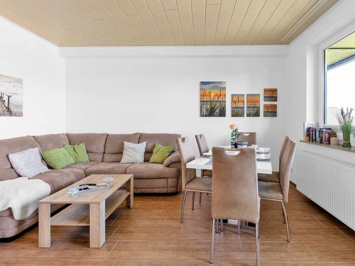 Ferienwohnung für 6 Personen, mit Balkon und Terrasse sowie Garten in Warwerort - 2