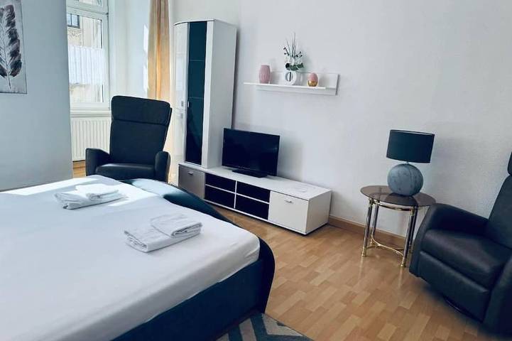 Ganze Wohnung, Ferienwohnung mit Balkon & Parkplatz – Ruhige Lage nahe Zentrum Plauen in Plauen, Chemnitz und Umgebung