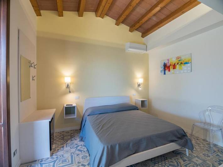 Casa vacanza per 2 persone, con panorama e giardino in Terme Vigliatore