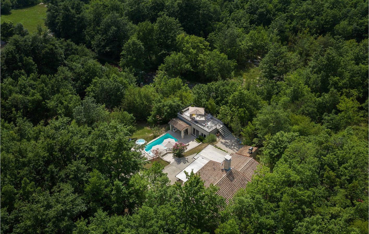Charmante Unterkunft, 2 km von Pićan entfernt: 120 m² große Ferienwohnung mit Pool und WLAN in Pićan, Zentralistrien