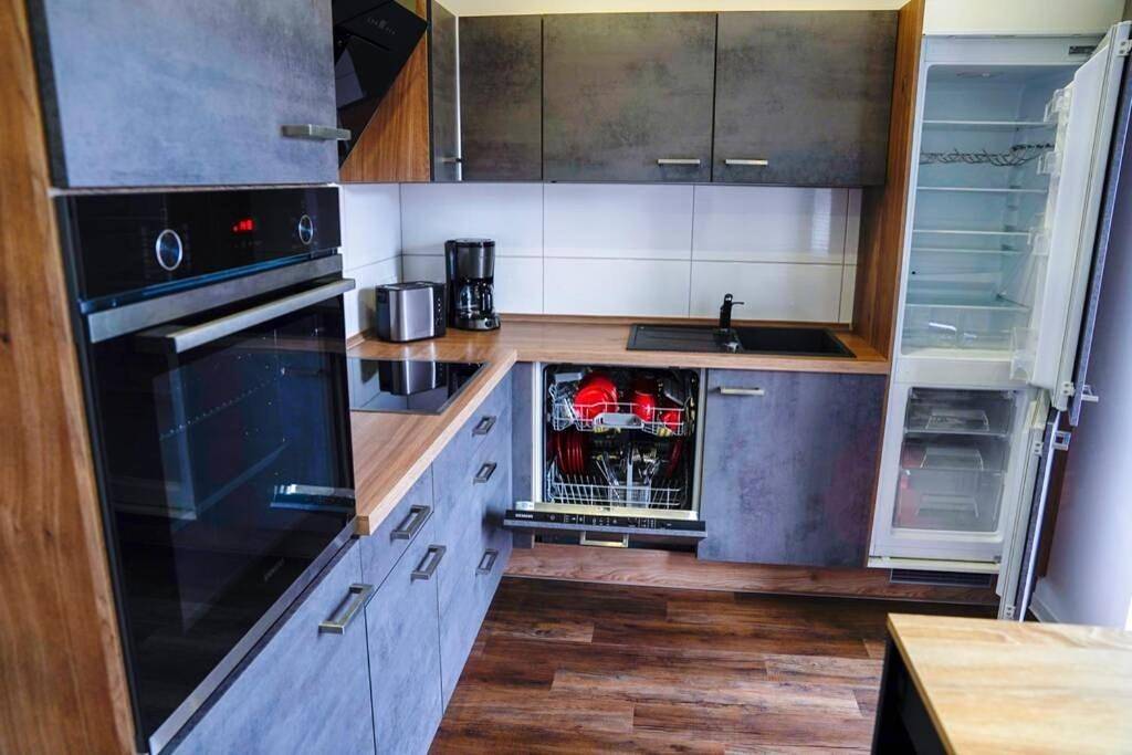 Ganze Wohnung, Ht Appartement Nr 2 in Bitterfeld, Bitterfeld-Wolfen