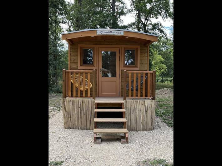 Camping pour 3 personnes, avec Terrasse et Jardin ainsi que Piscine et Sauna