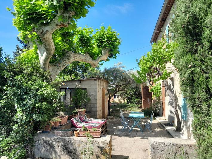 Gîte pour 6 personnes, avec terrasse et jardin