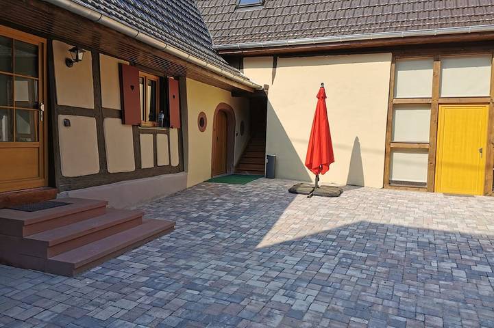 Location de vacances pour 8 personnes, avec jardin et jacuzzi à Kirrwiller