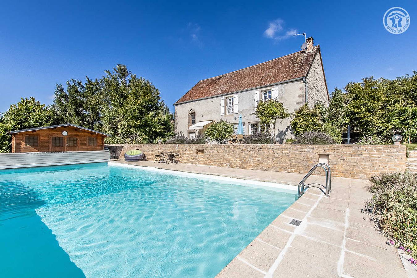 Gîte für 2 Personen mit Garten in Saint-Sernin-du-Plain, Autun und Umgebung
