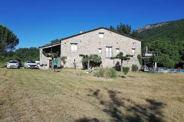 Agriturismo pour 10 personnes, avec jardin à Laroque (Hérault)