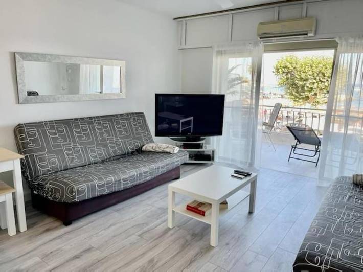 Gîte pour 5 personnes, avec Balcon ainsi que Terrasse et Vue dans Office De Tourisme De Golf Juan - 3