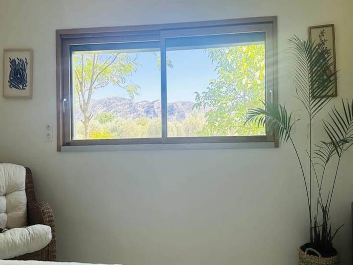 Gîte pour 6 personnes, avec jardin ainsi que terrasse et piscine à Robion - 4