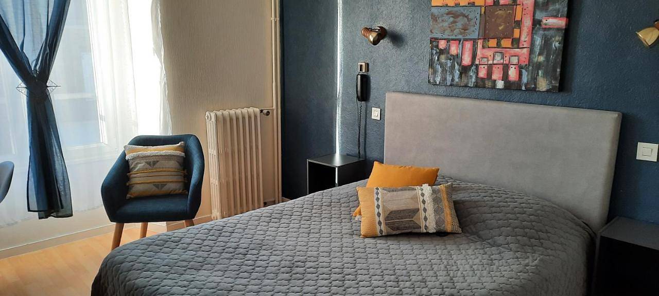 Double Room in Ambrières-les-Vallées, Parc naturel régional Normandie-Maine