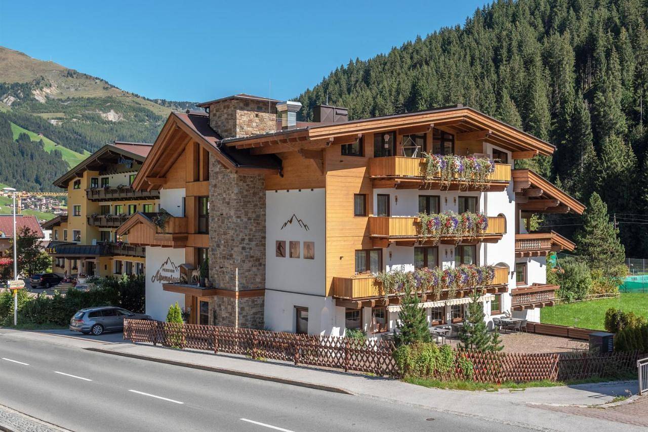 Hotel Pension Alpengruß in Tuxer Alpen, Hintertux