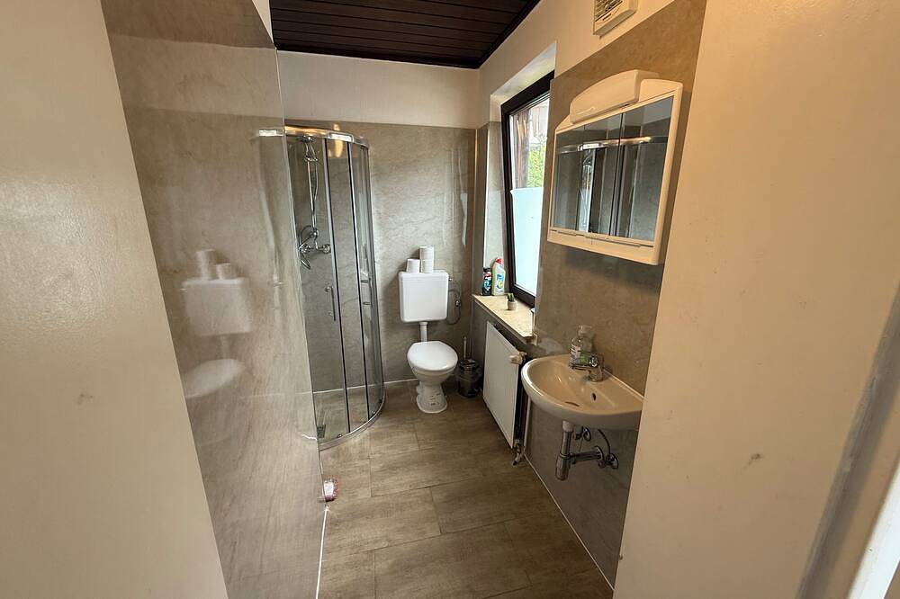 Ganze Wohnung, 3-Bett Apartment mit Küche & Bad | Pension Kalifornia (Nh) in Osterholz-Scharmbeck, Niedersachsen