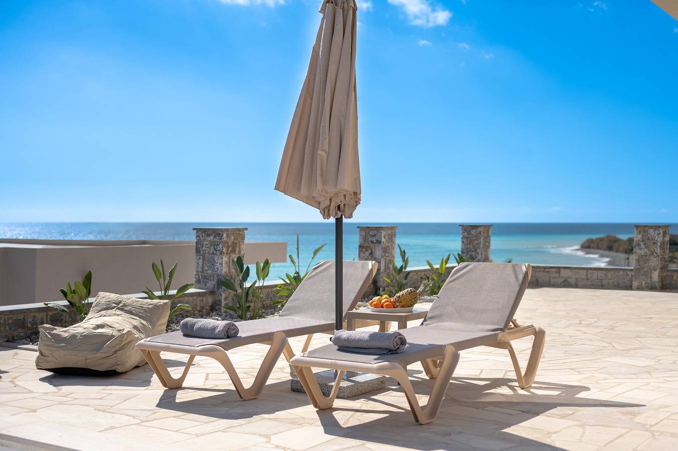 Kedros Villa 6, Beachfront 20m & Pool in Région d'Iraklio-Héraklion