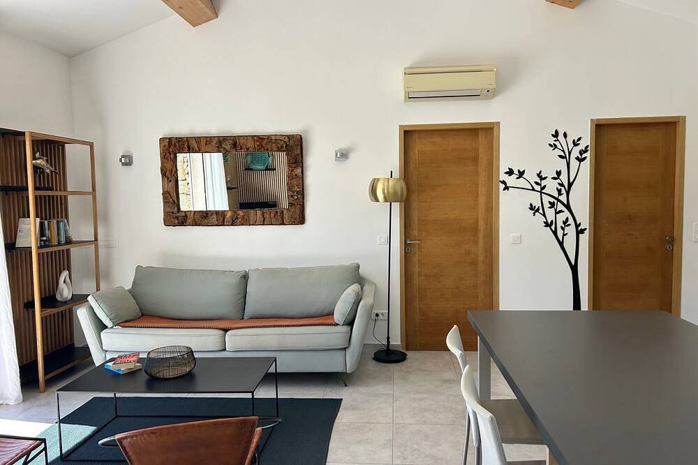 Magnificent villa with sunny private pool, near Bonifacio. in Figari, Sartène und Umgebung