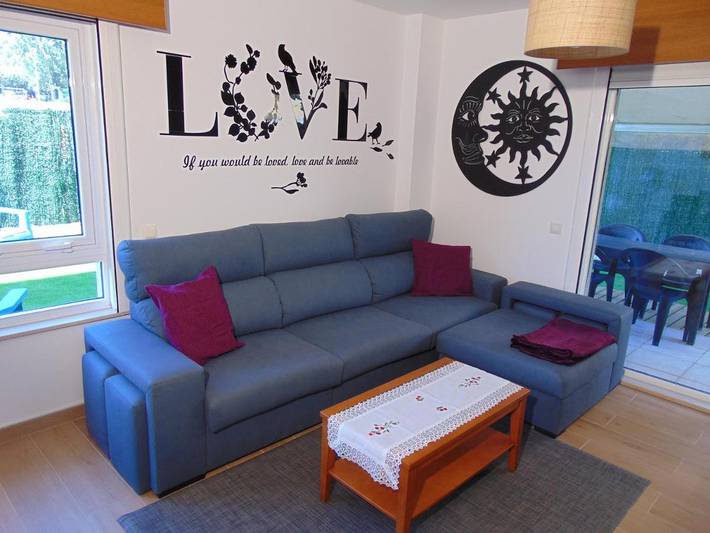 Apartamento para 4 personas, con Terraza además de Jardín y Piscina en Teo 