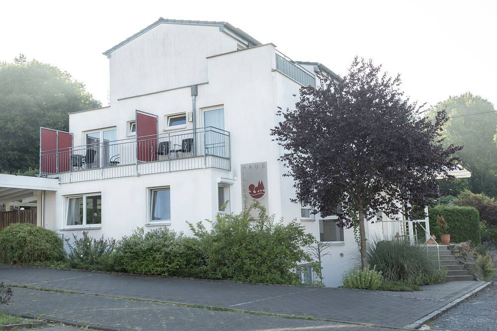 Einzelzimmer mit Gemeinschaftsbad im Souterrain in Rheinbreitbach, Mittelrhein