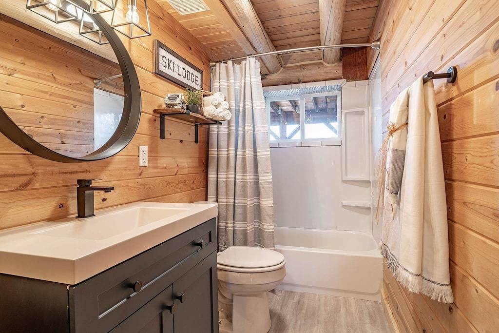 Knotty but Nice by the Bitterroot! in Lolo Nationalwald