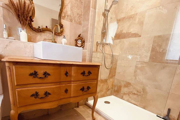 Gîte pour 8 personnes à La Baume-de-Transit - 4