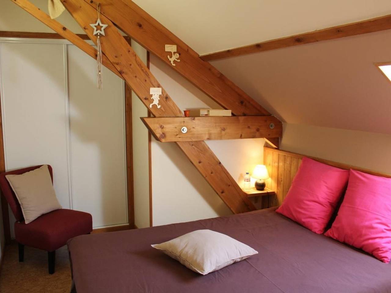 Ruhiger Rückzugsort im Morvan mit Wlan und Garten in Ouroux-en-Morvan, Naturpark Morvan