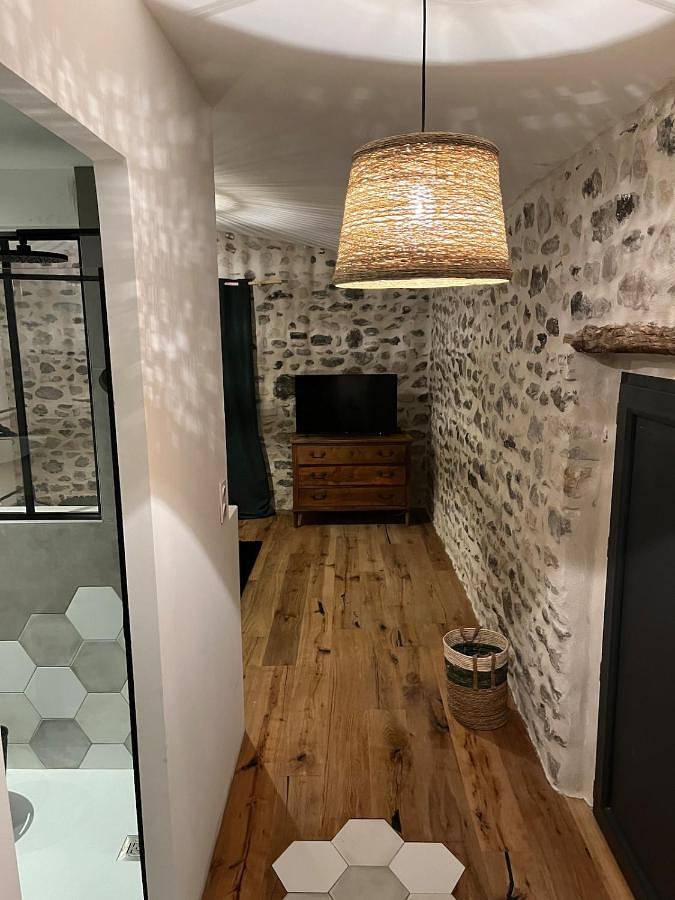 Location de vacances pour 6 personnes, avec vue ainsi que terrasse et jardin à Le Teil - 2