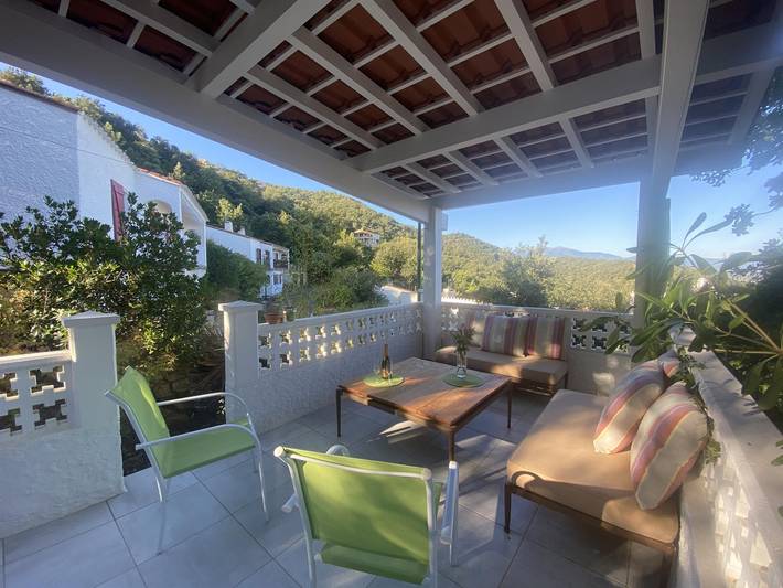 Gîte pour 2 personnes, avec Terrasse ainsi que Jardin et Piscine