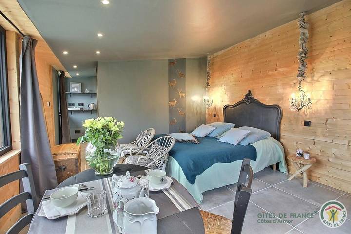 Chambre d’hôte pour 2 personnes, avec jardin, animaux acceptés à Ploubazlanec - 2