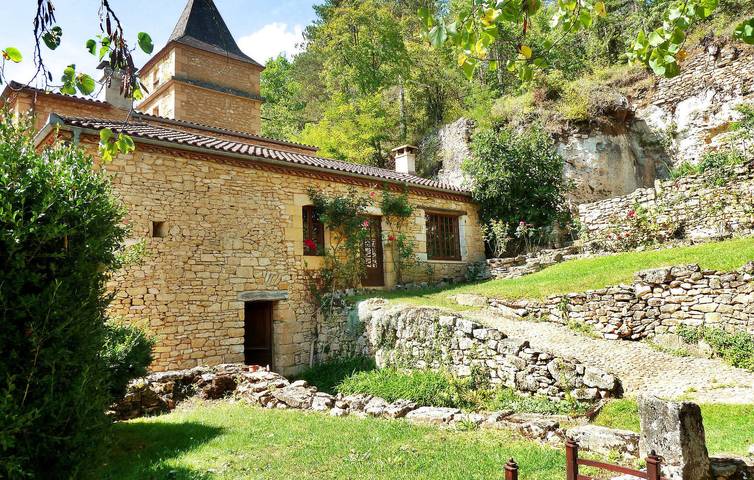 Location de vacances pour 8 personnes, avec terrasse, animaux acceptés à Vézac - 2