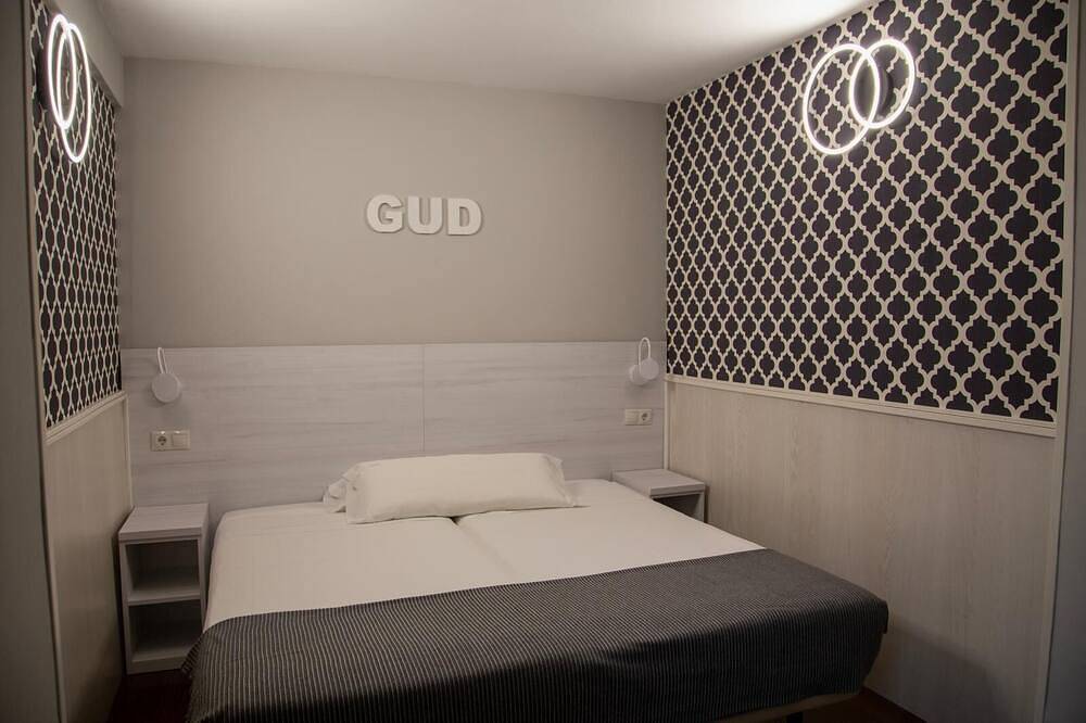 Hostal Gud: Habitacion Doble. in Centro de Salamanca, Salamanca