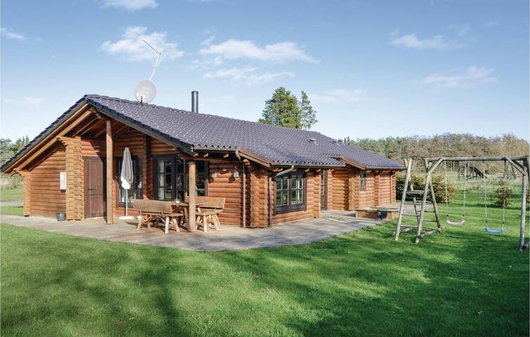 Feriehus for 8 personer, med Jacuzzi og Terrasse i tillegg til Sauna i Nordjylland