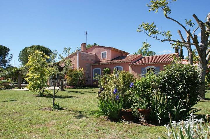 Location de vacances pour 8 personnes, avec jardin à Saint-Paul-en-Forêt - 2