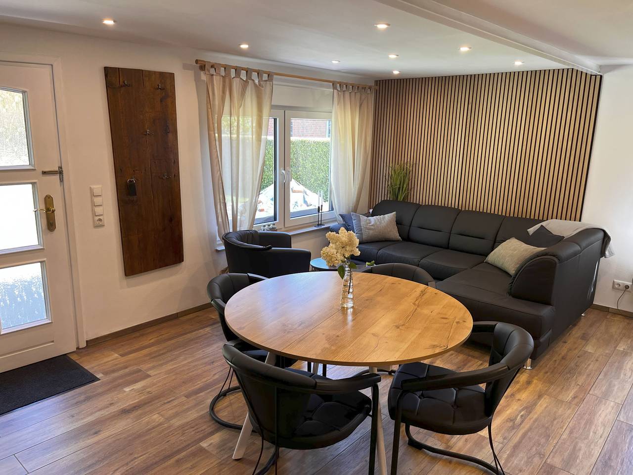 Haus Lotti an der Oktogonkirche in Ludorf, Müritz