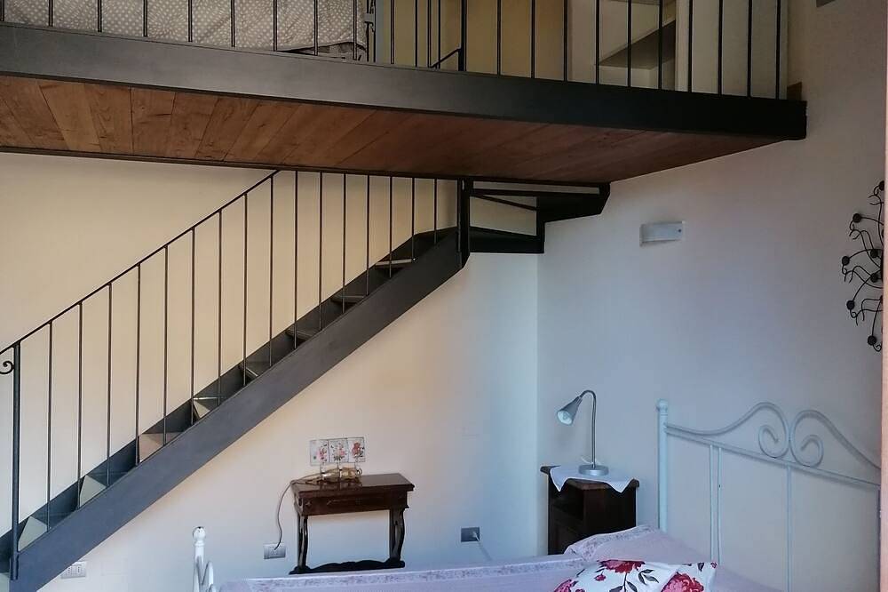 Cozy Tuscan-style apartment Suitable for families. Pets allowed in Siena, Siena Provinz