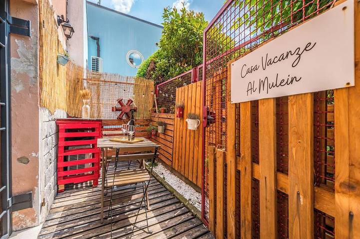 Entire apartment, [Modena Center With Parking And A Small Garden] In Mulein in Modena, Modena Province