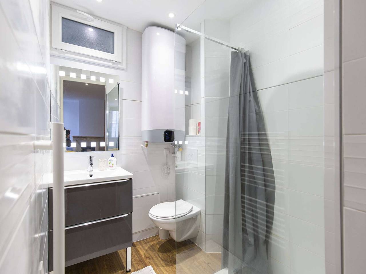 Entire apartment, Appartement entièrement rénové 4 - 6 personnes. in Cauterets, Pyrenees National Park