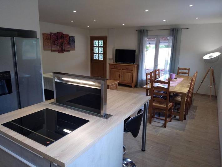 Location de vacances pour 7 personnes, avec vue et jardin, adapté aux familles à Laval-Saint-Roman - 2