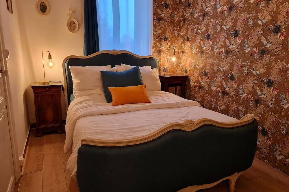 Maison années 30 avec jardin, piscine, proximité Loire, 4 chambres, vélos, idéale familles/amis in Bonny-sur-Loire, Région de Montargis