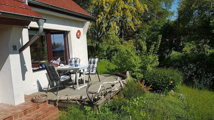 Ferienhaus für 9 Personen, mit Ausblick und Garten in Sassnitz
