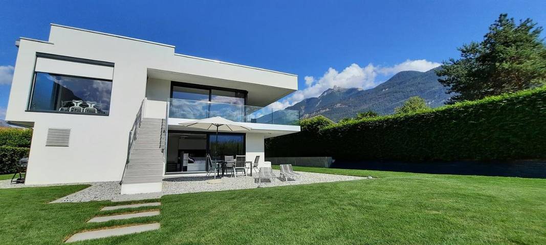 B&B für 2 Personen, mit Balkon und Terrasse sowie Garten und Ausblick im Wallis