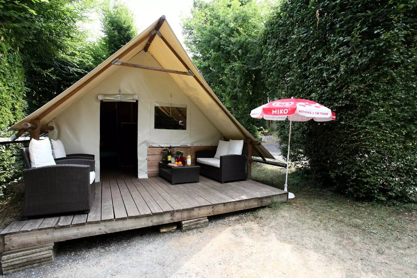 New 2023 ! Mobil home Louisiane 32m² - Au coeur d'une placette premium ! 2 chambres-Grande terrasse 4 personnes in Marcillac-Saint-Quentin, Périgord Noir