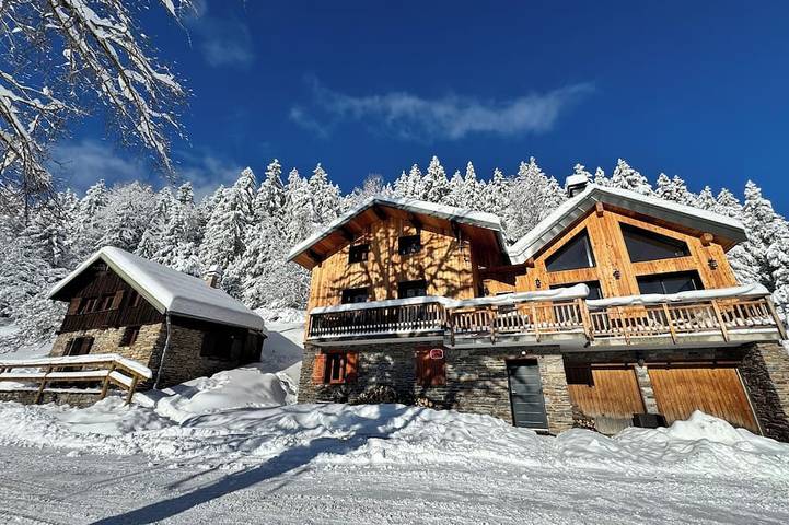 Gîte pour 15 personnes, avec balcon dans Doucy