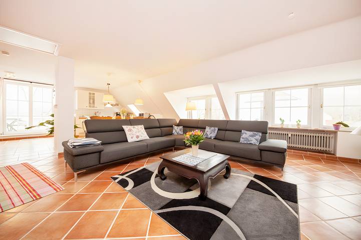 Ganze Wohnung, Großzügiges Apartment mit Blick auf den Schmarksee, Balkon und Wlan in Grebin, Südliche Ostseeküste