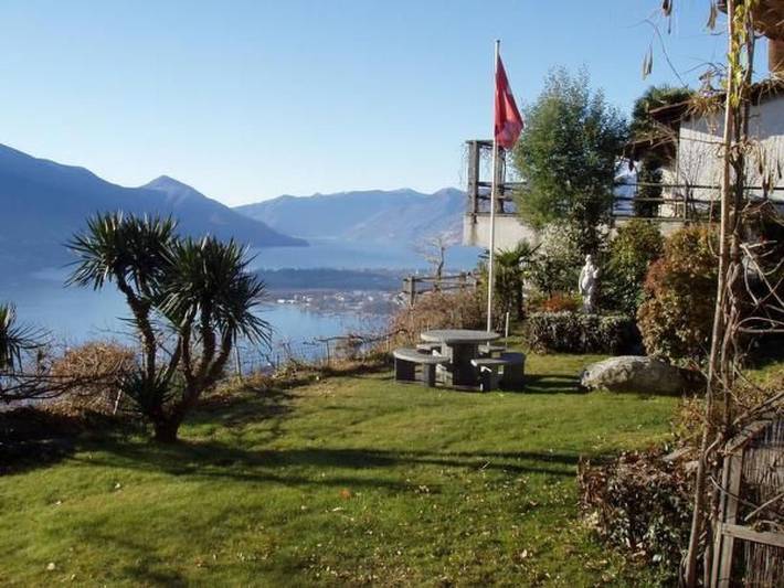 Ferienhaus für 6 Personen, mit Balkon und Terrasse sowie Garten und Ausblick