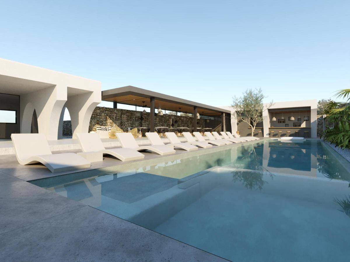 Suite with Private Pool in Mylopotas, Íos