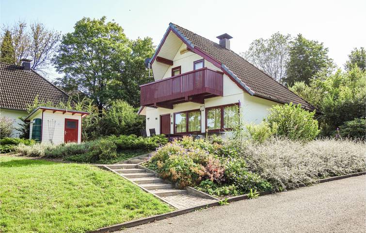 Ferienhaus für 6 Personen, mit Terrasse und Garten sowie Sauna in Kirchheim