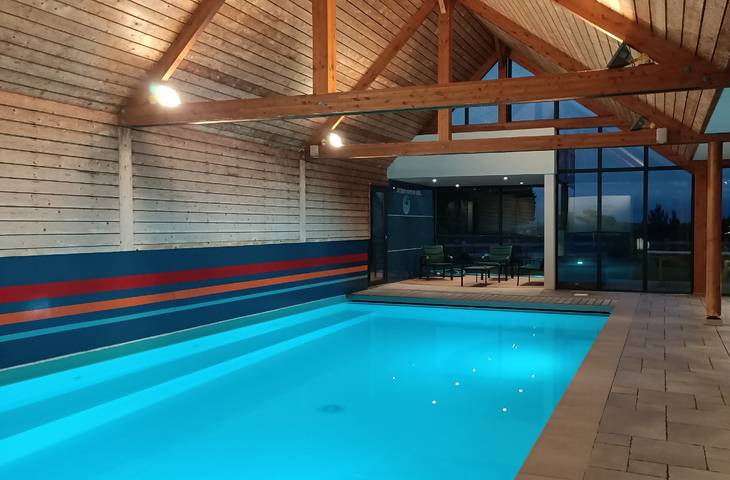 Gîte pour 4 personnes, avec sauna ainsi que piscine et jardin