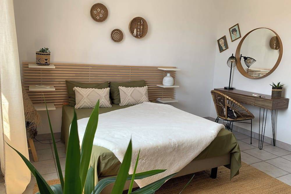 Piscina Amplia Piscina Continua Con Calefacción, Entre Mar Y Montpellier in Pérols, Côte d'Améthyste