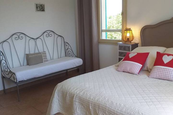 Maison d’hôte pour 2 personnes, avec Jardin à Lacoste