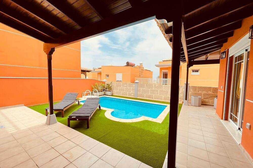 Villa for 7 People in Los Cristianos, Arona