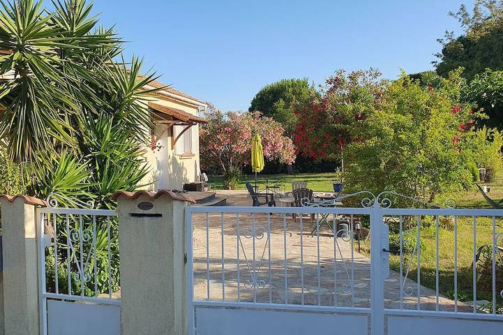 Cottage pour 4 personnes, avec jacuzzi ainsi que jardin et terrasse dans Plage d'Alistro
