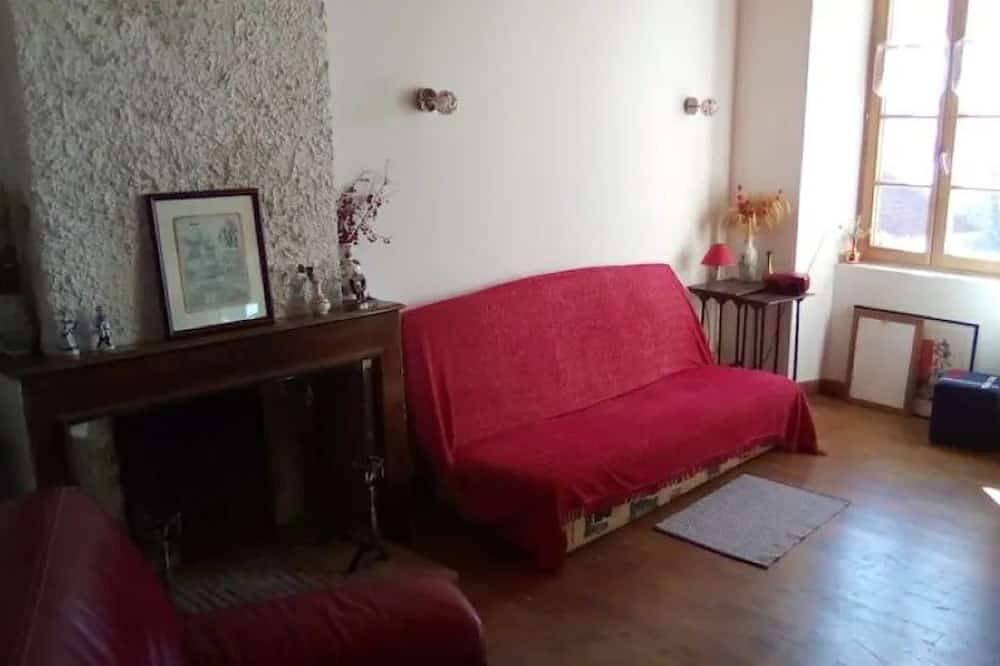 Apartamento entero, 20 minutes from Serre Ponçon, ideal for summer walks or winter skiing. in Seyne, Alpes de Alta Provenza