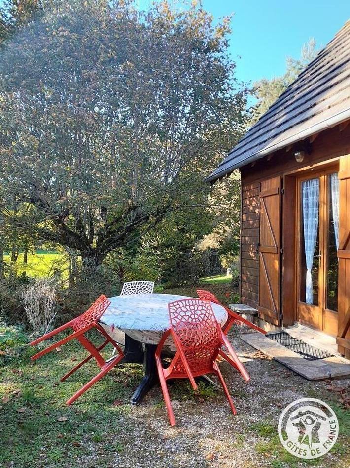 Casa de huéspedes para 4 personas, con terraza además de jardín y vistas - 1